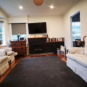  Holiday home Cheerful 4 Bedroom New Zealand